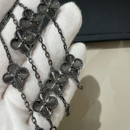[BLUE TEARS]CLOVER 5 MOTIF BLACK BRACELET