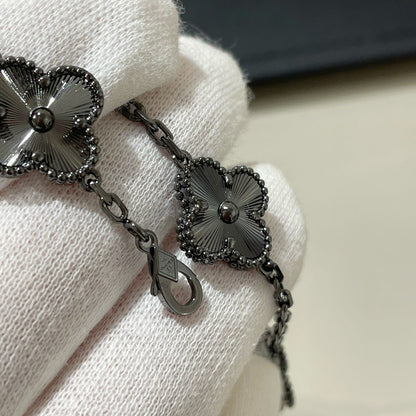 [BLUE TEARS]CLOVER 5 MOTIF BLACK BRACELET