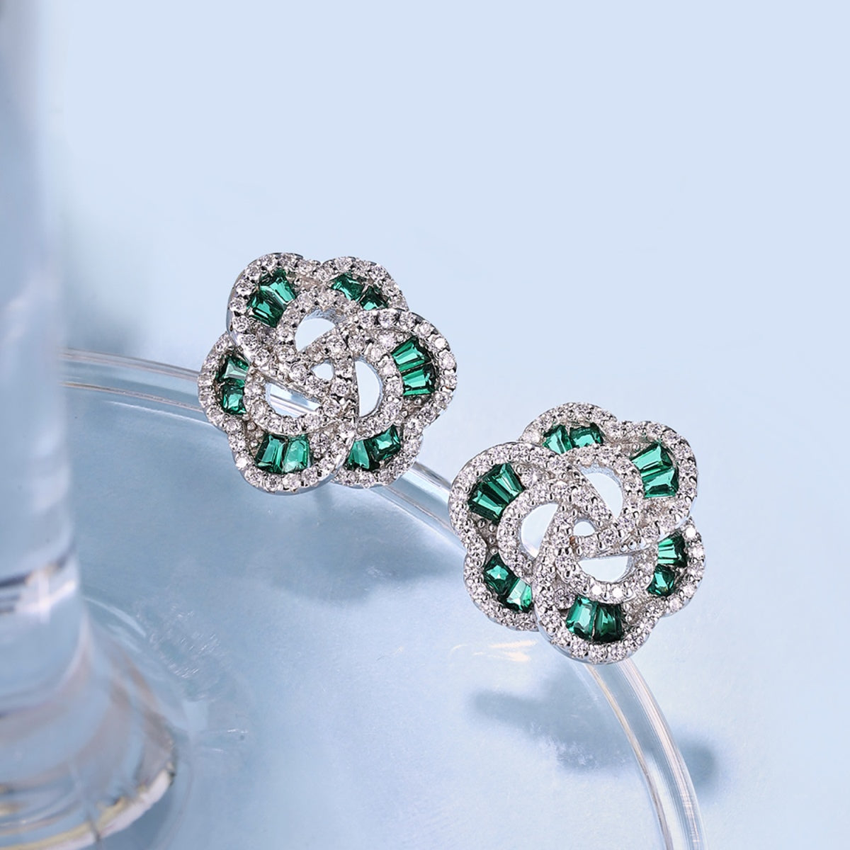 [Nova Jewelry]Exquisite Flower Shape Daily Earrings