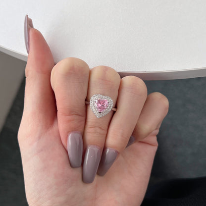 Delicate Ebullient Heart Shape Wedding Ring