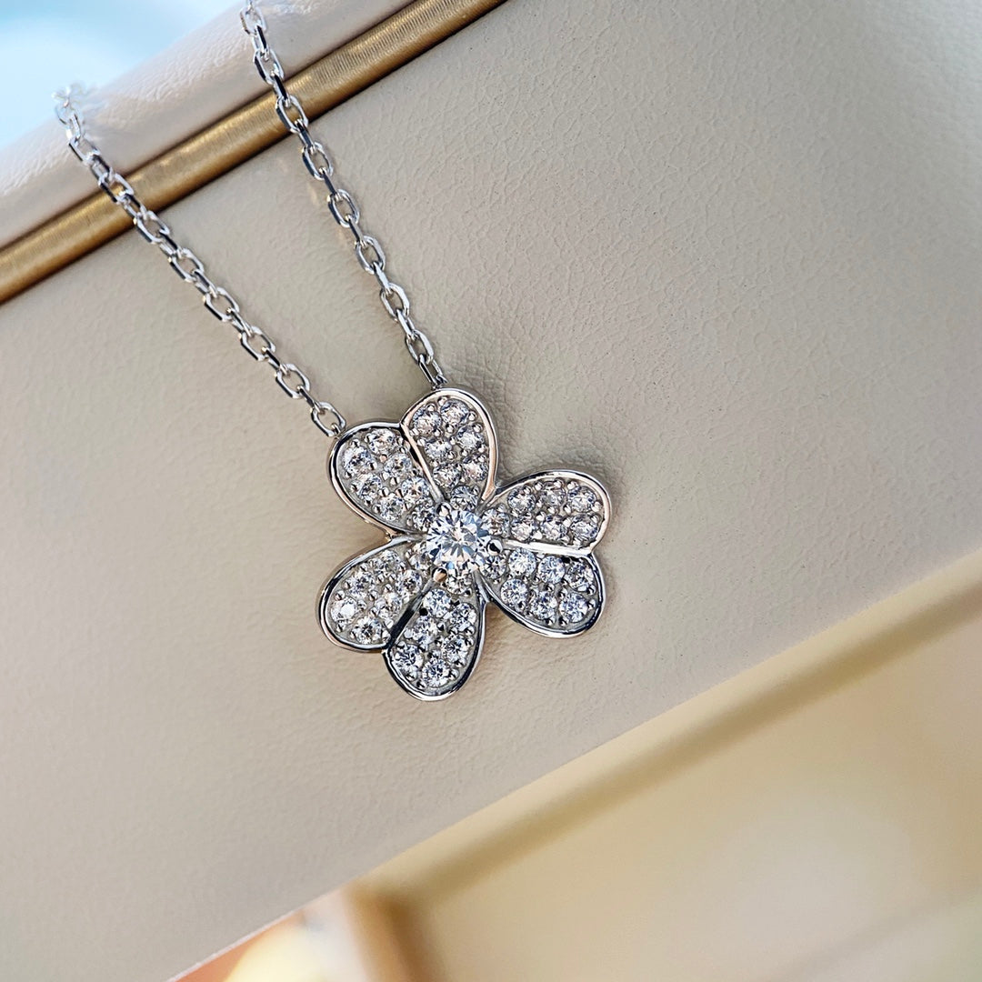 [BLUE TEARS]CLOVER DIAMOND NECKLACE SILVER