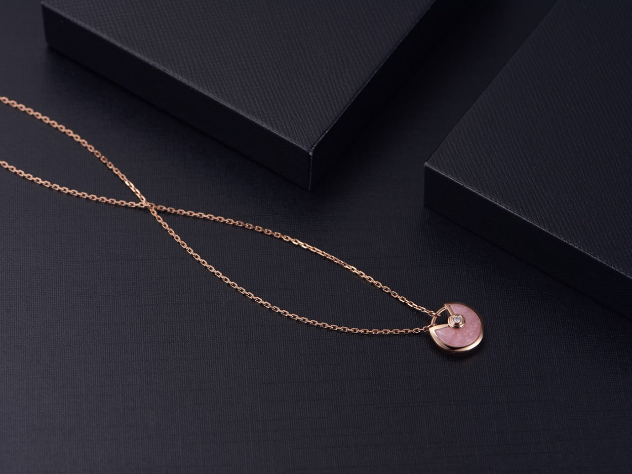 [BLUE TEARS]AMULETTE ROSE GOLD PINK MOP NECKLACE
