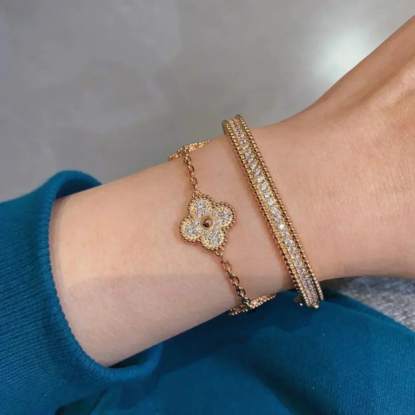 [BLAUE TRÄNEN]CLOVER 5 MOTIFS VOLLDIAMANTARMBAND