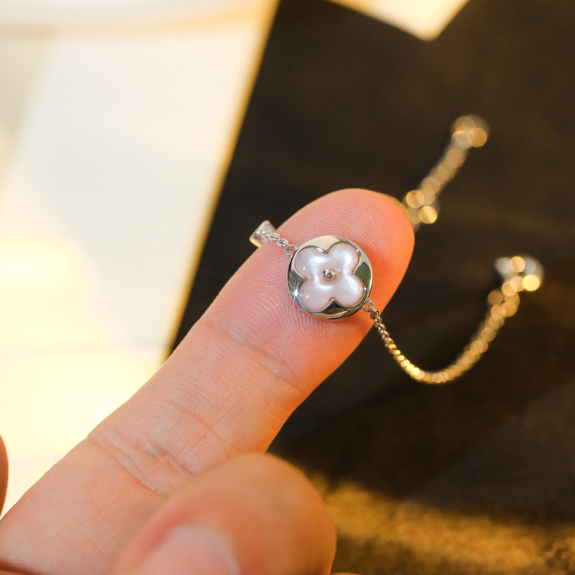 [BLUE TEARS]SUN MOTIF PINK MOP SILVER BRACELET