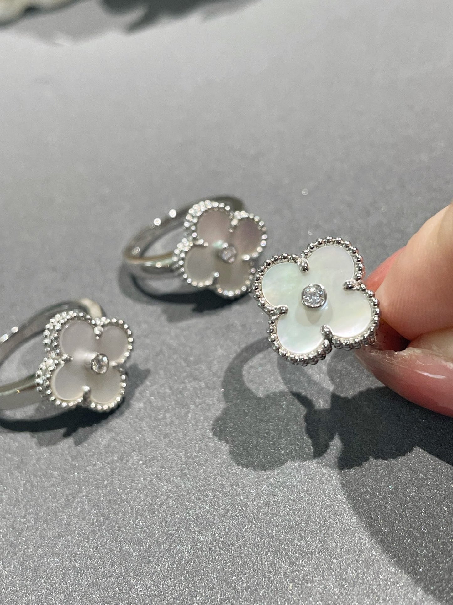 [BLUE TEARS]CLOVER SILVER MOP DIAMOND RING