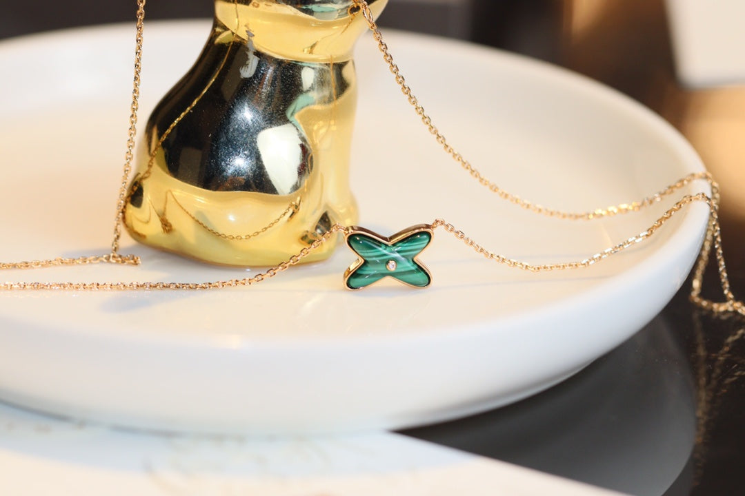 [BLUE TEARS]JEUX MALACHITE 1 DIAMOND PINK GOLD NECKLACE