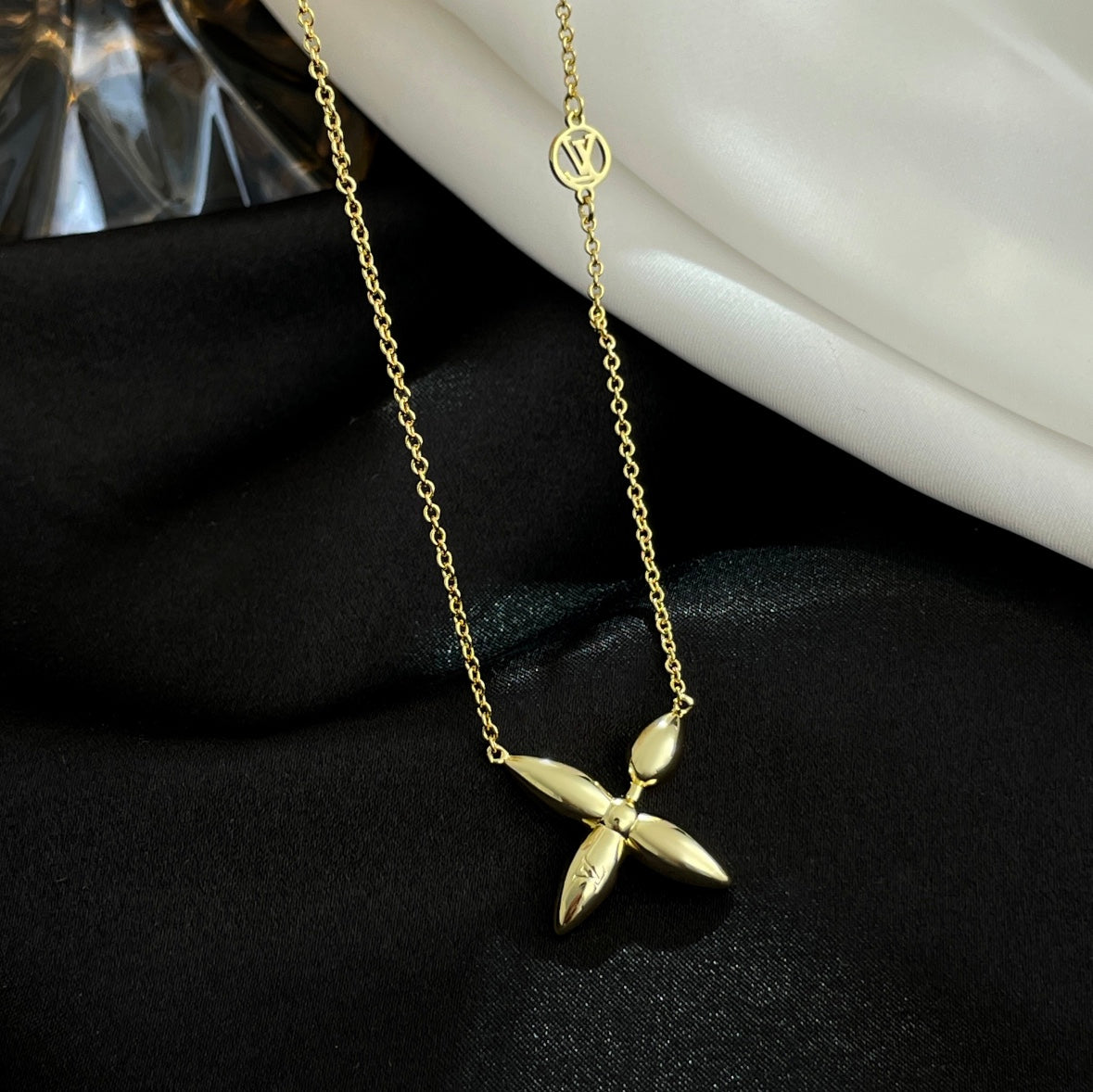 [BLUE TEARS]LOUISETTE GOLD NECKLACE