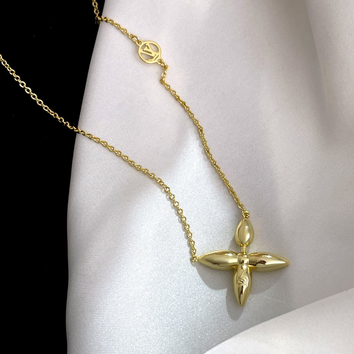 [BLUE TEARS]LOUISETTE GOLD NECKLACE