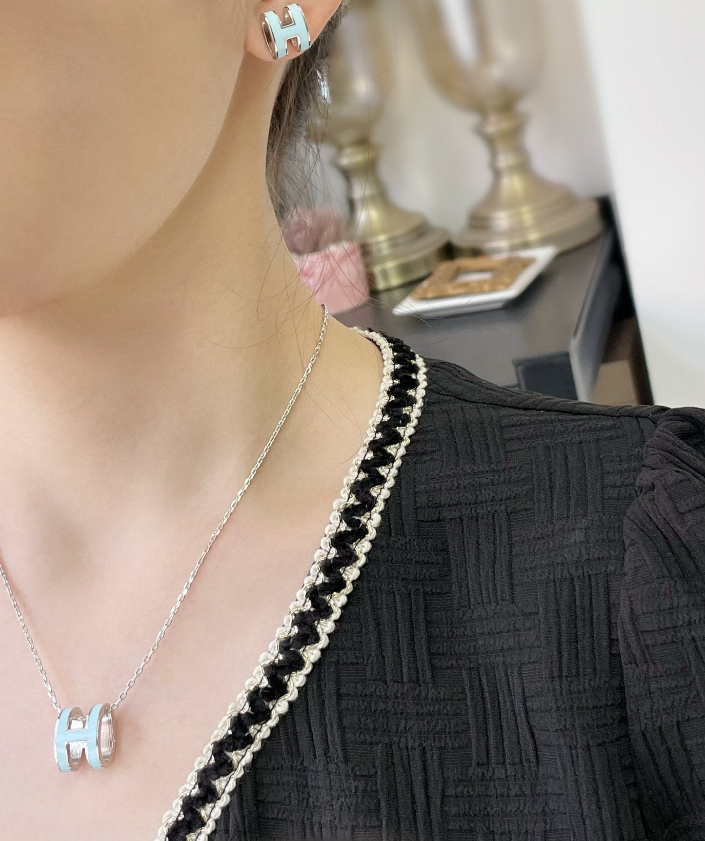 [BLUE TEARS]POP H SKY BLUE STUD EARRINGS