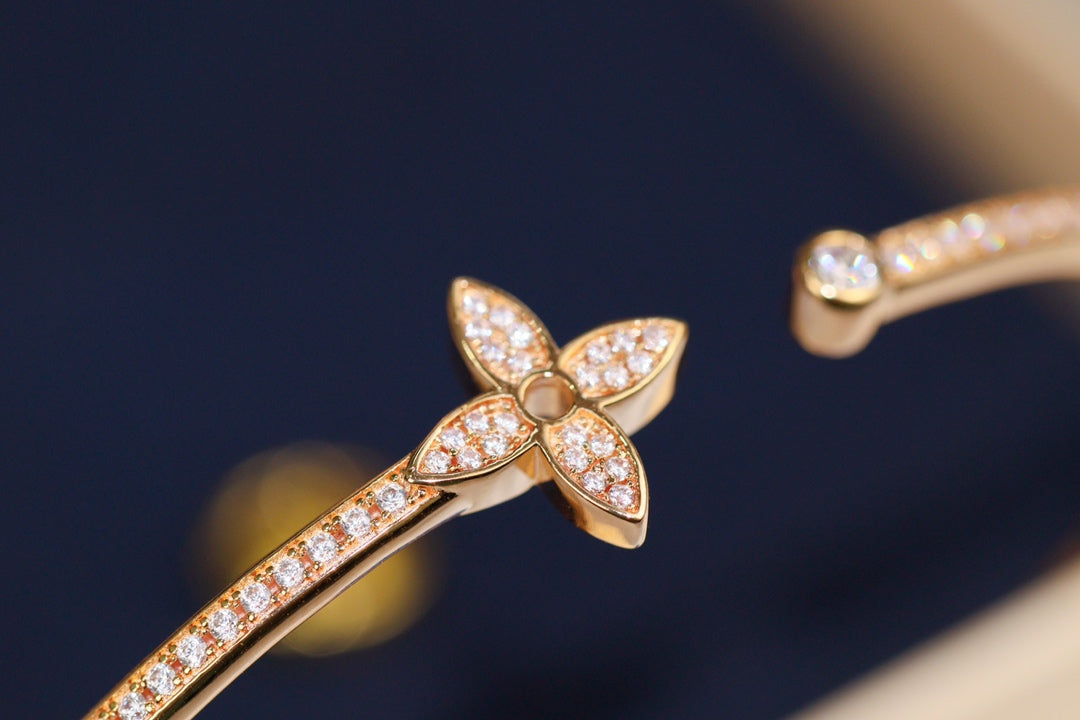 [BLUE TEARS]IDYLLE PINK GOLD OPEN BRACELET DIAMOND PAVED