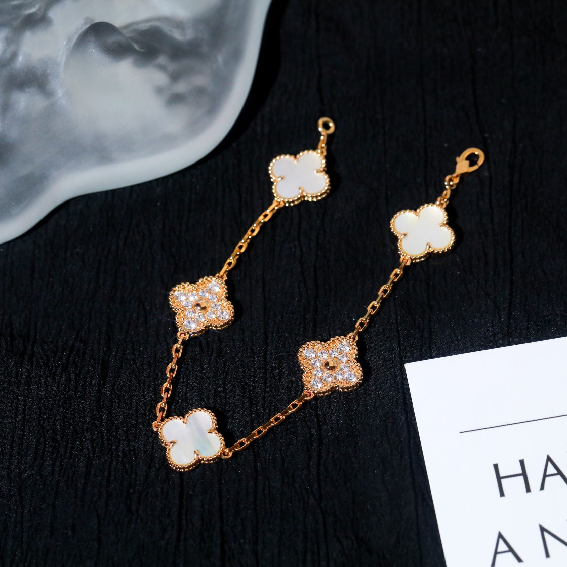 [BLUE TEARS]CLOVER BRACELET 5 MOTIF WHITE MOP DIAMOND