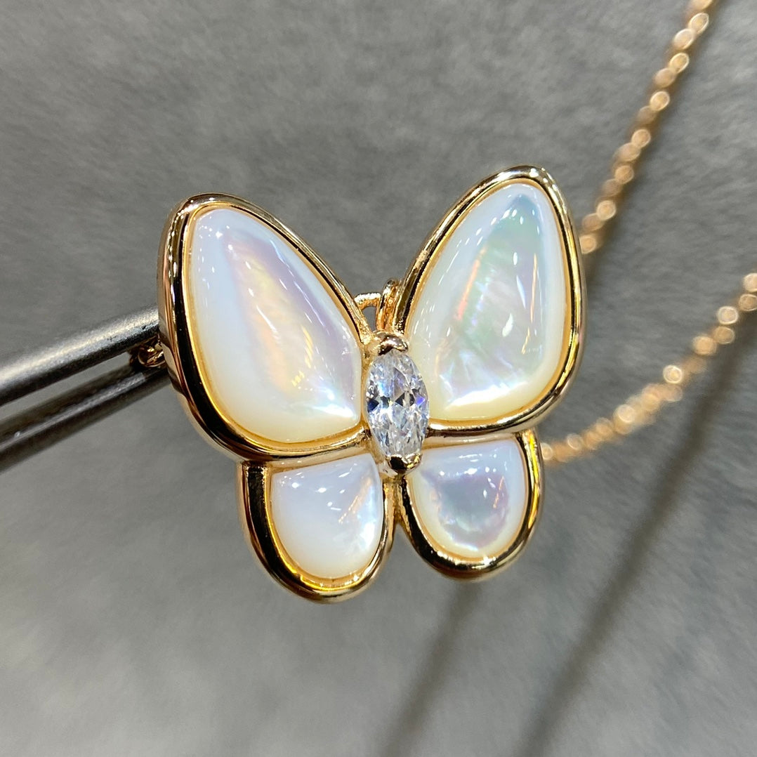 [BLUE TEARS]BUTTERFLY MOP DIAMOND NECKLACE
