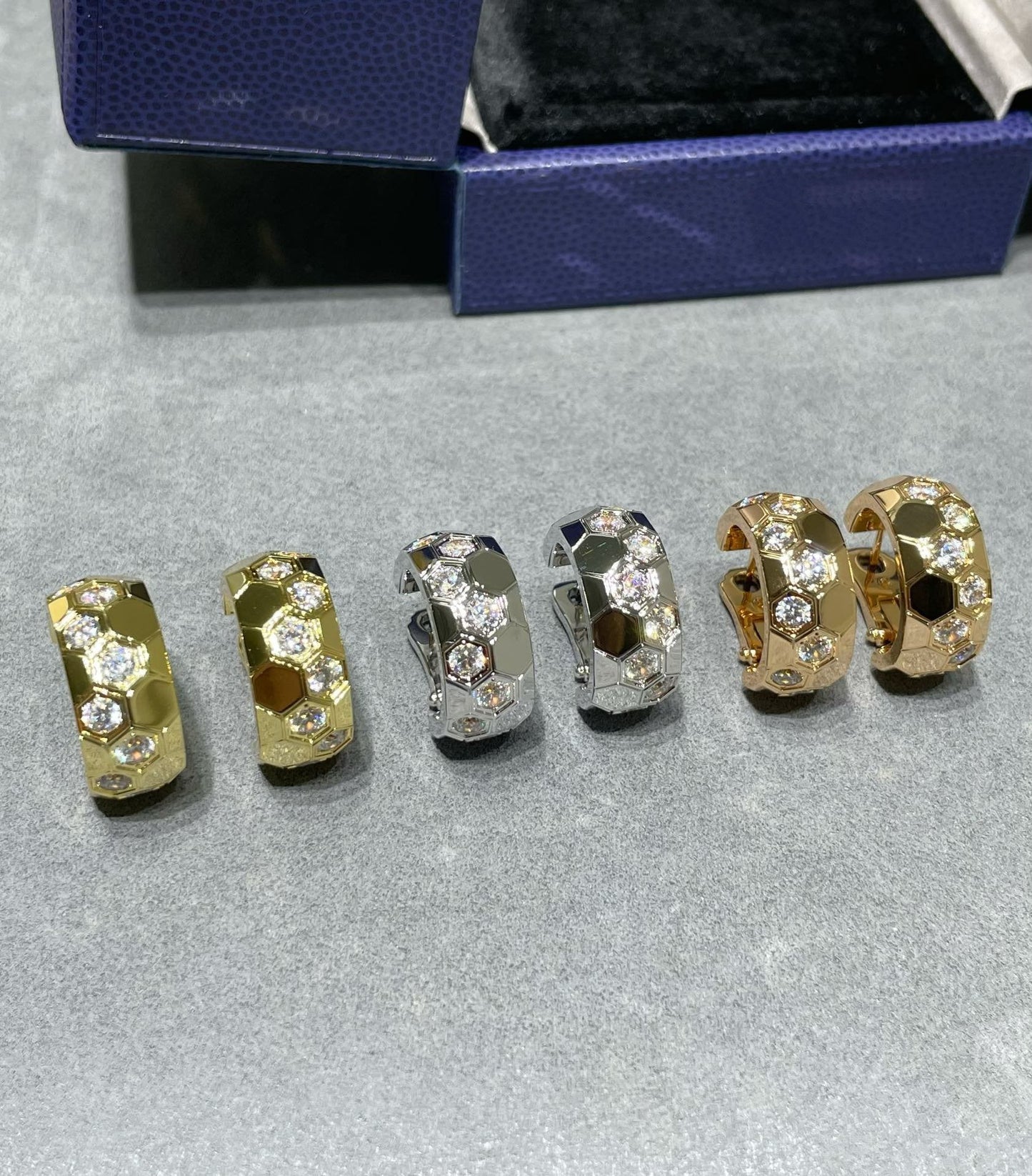 [BLUE TEARS]BEE LOVE DIAMOND HOOP EARRINGS