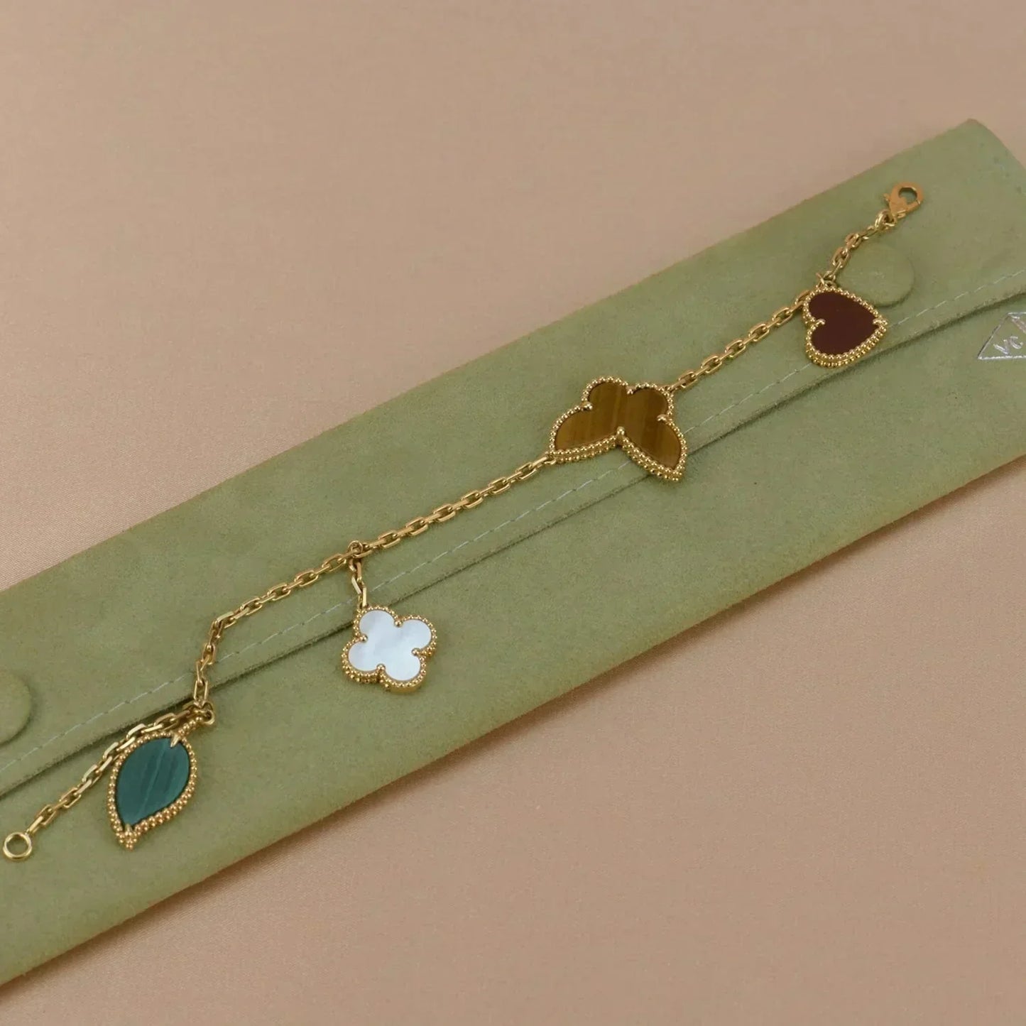 [BLUE TEARS]LUCKY SPRING 5 MOTIF GOLD BRACELET