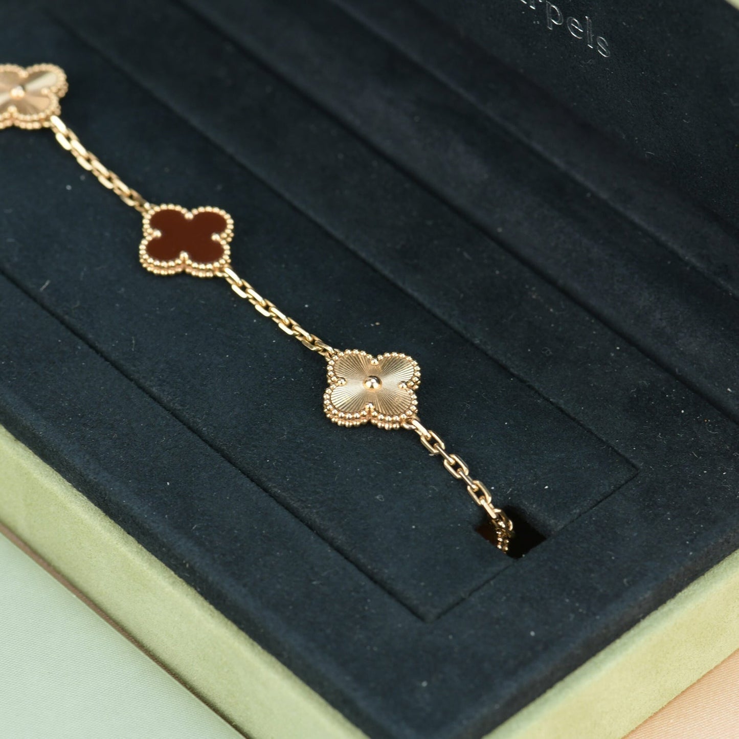 [BLUE TEARS]CLOVER  5 MOTIFS CARNELIAN GOLD BRACELET