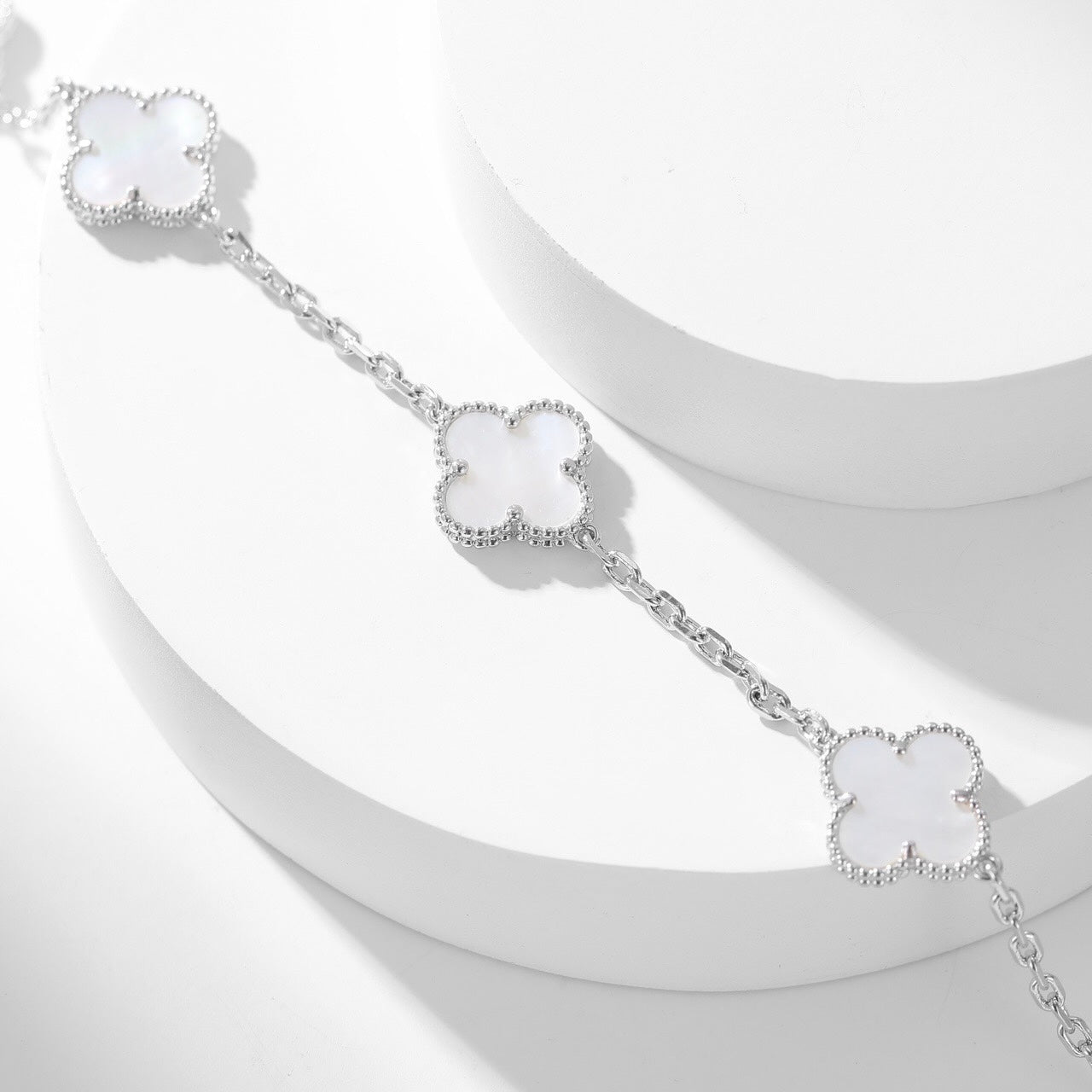 [BLUE TEARS]CLOVER 10 MOTIFS WHITE MOTHER OF PEARL NECKLACE