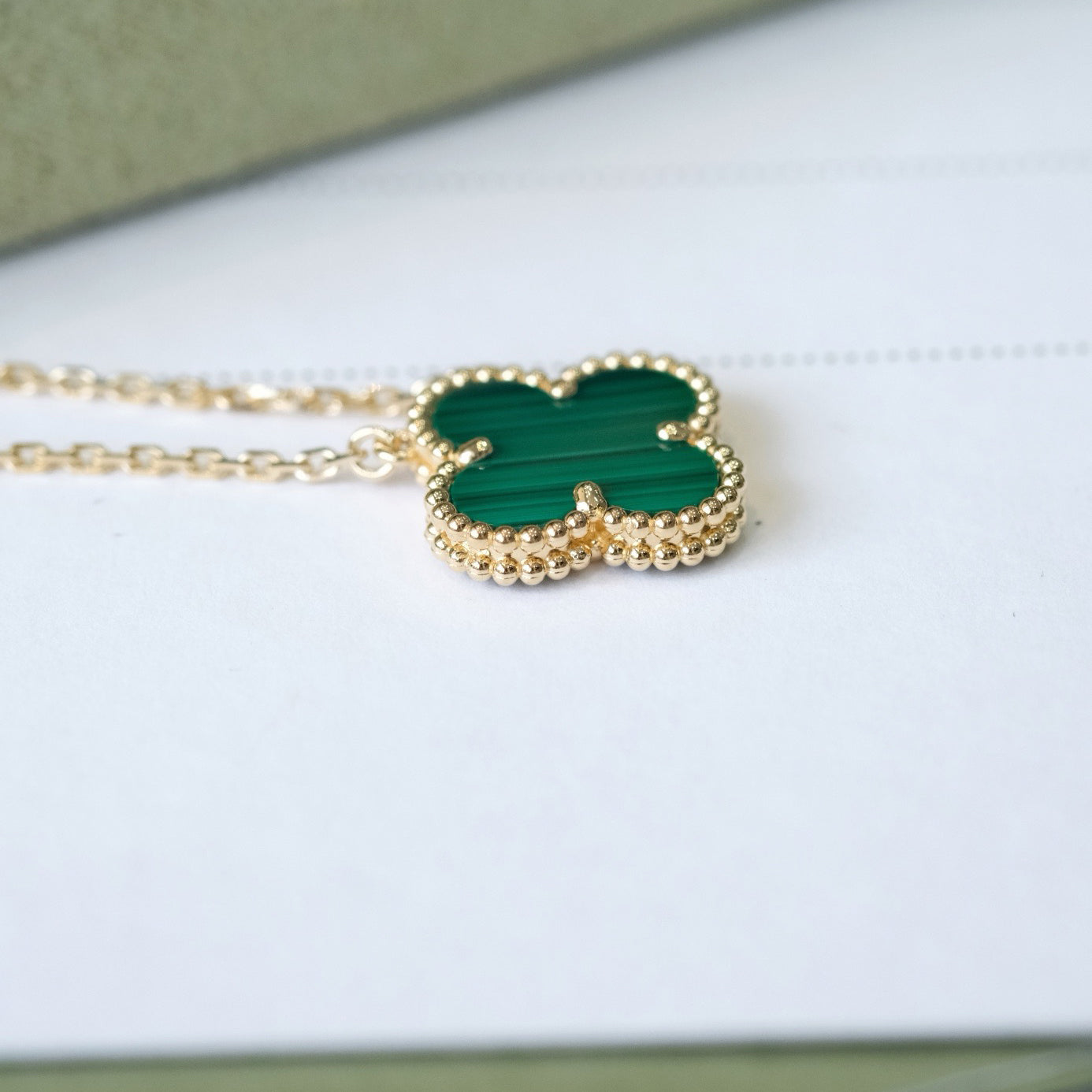 [BLUE TEARS]CLOVER 15MM MALACHITE SINGLE FLOWER  NECKLACE