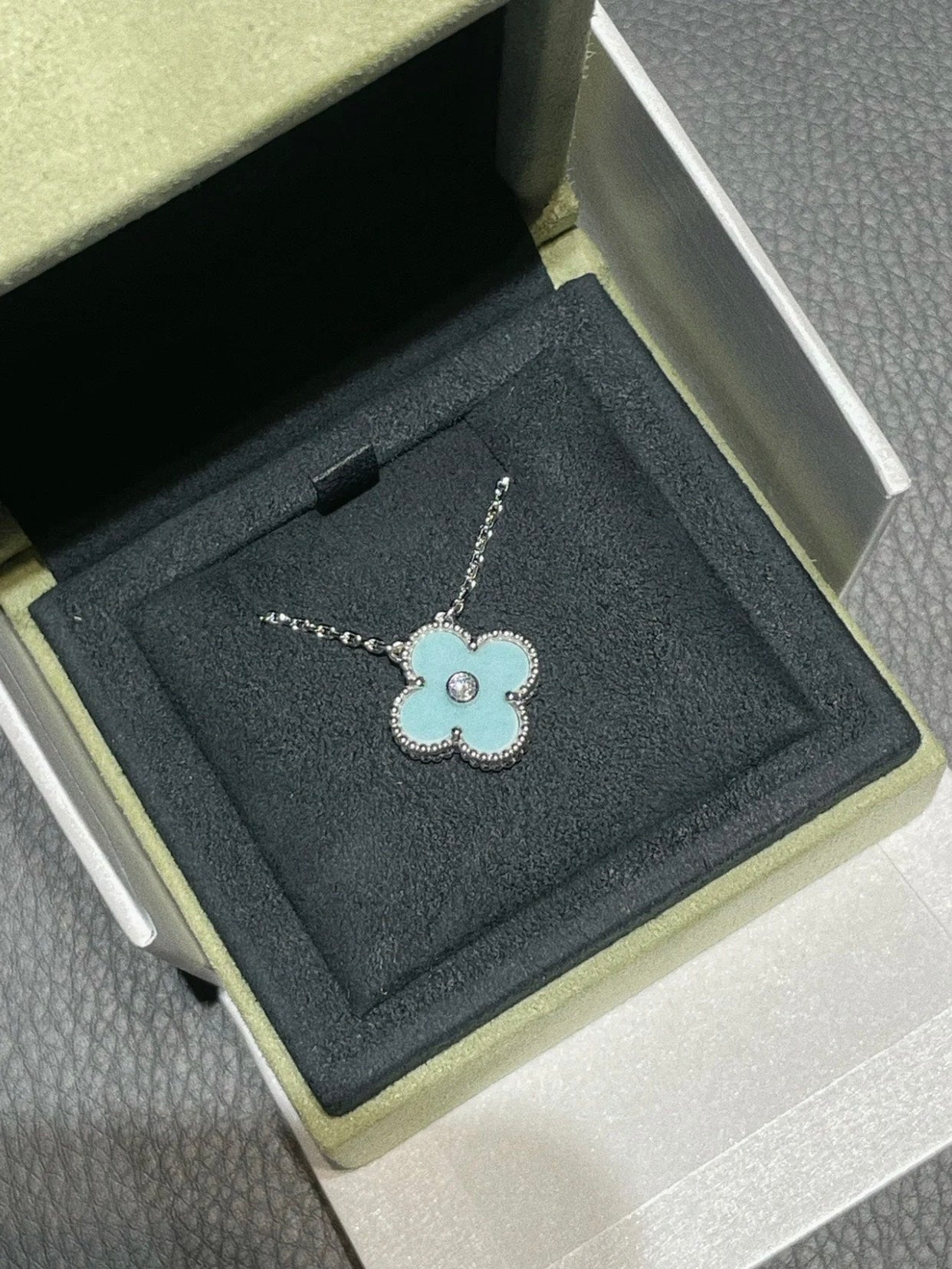 [BLUE TEARS]CLOVER 1 DIAMOND LIGHT BLUE SILVER NECKLACE