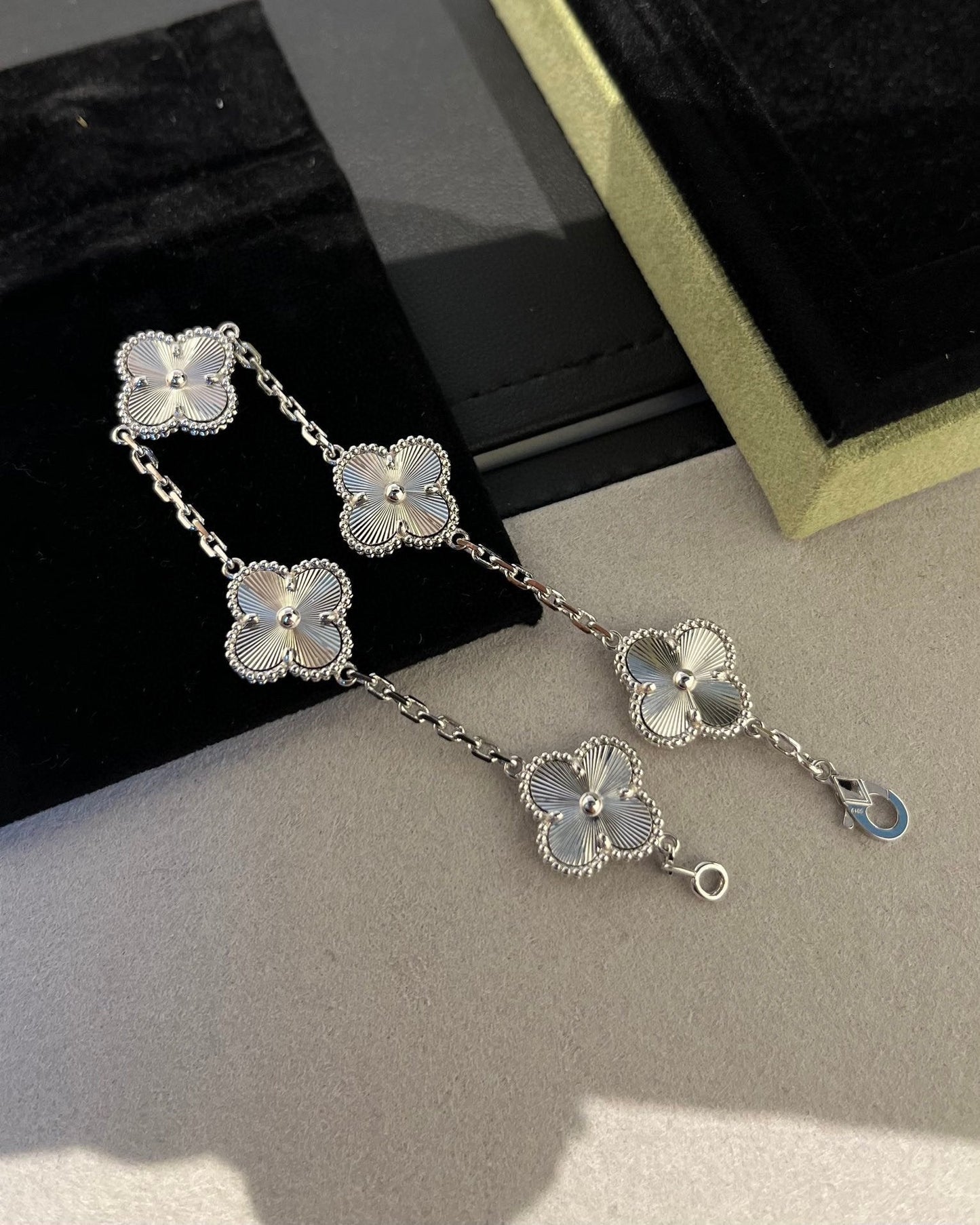 [BLUE TEARS]CLOVER SILVER 5 MOTIFS BRACELET